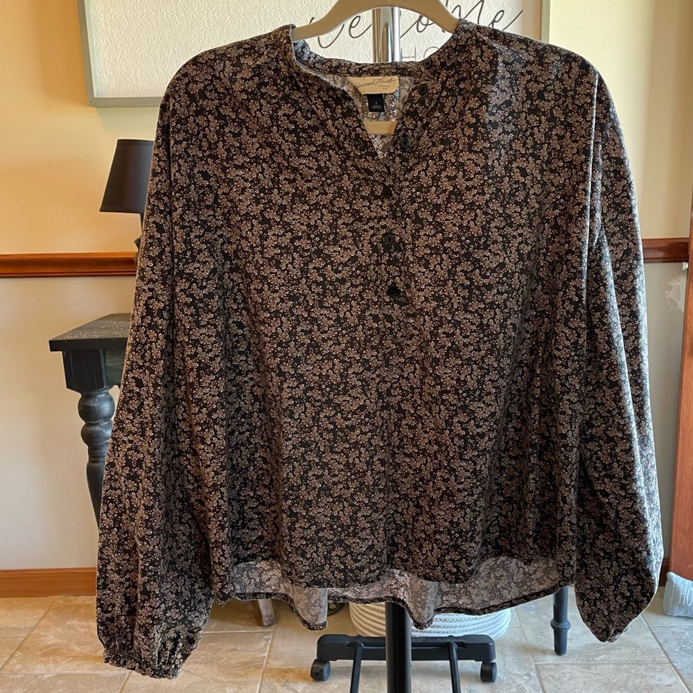 Universal Thread floral long sleeve top